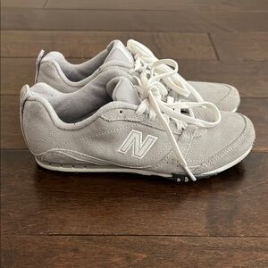 New Balance Women Gray Sneakers Size 6